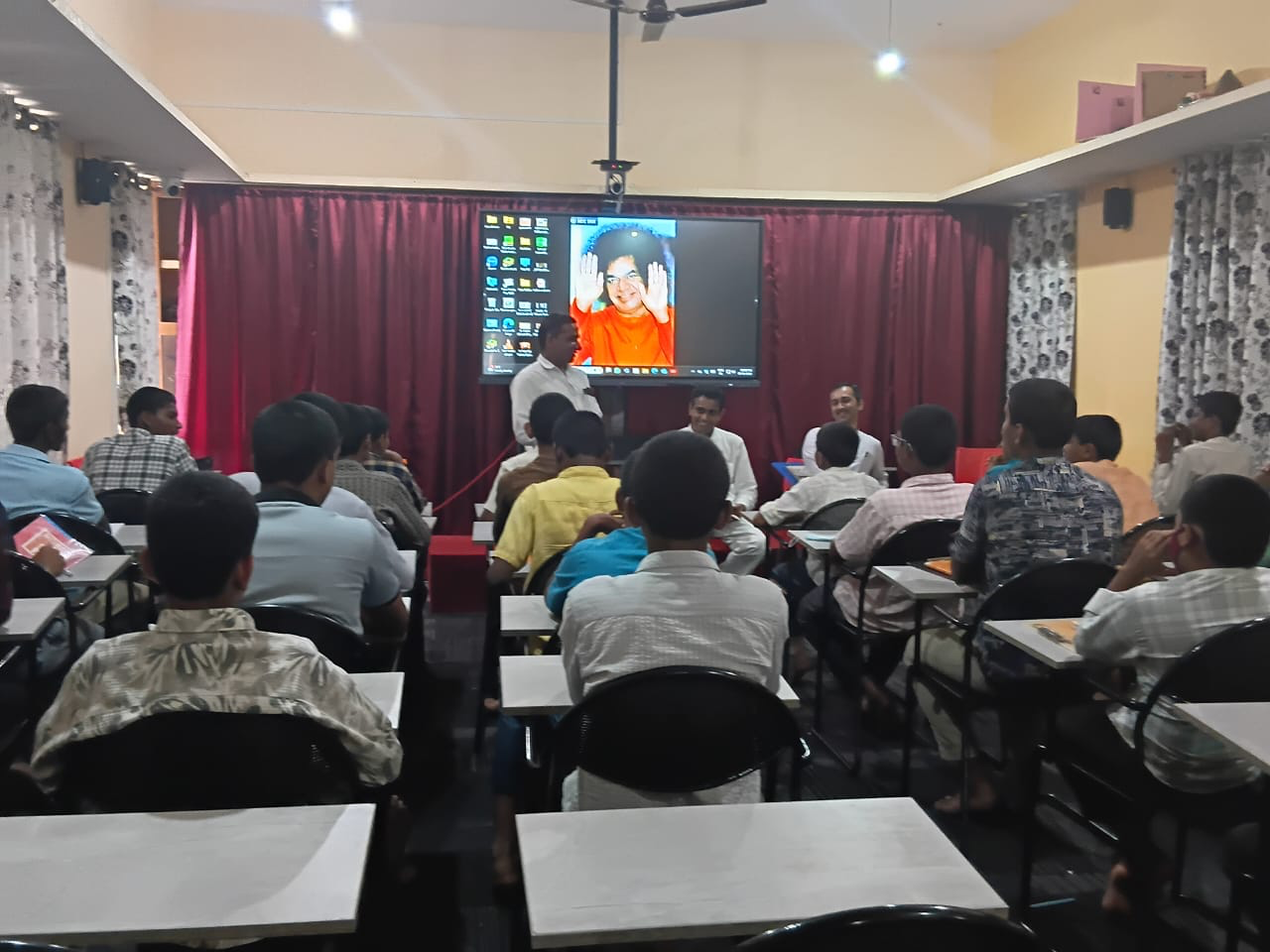 Interaction with Students of Sathya Sai Vidya Kendra, Chokkady